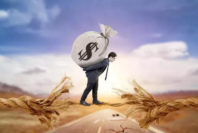 手里有10万,怎样投资才可以一天有100的收入?-微刊