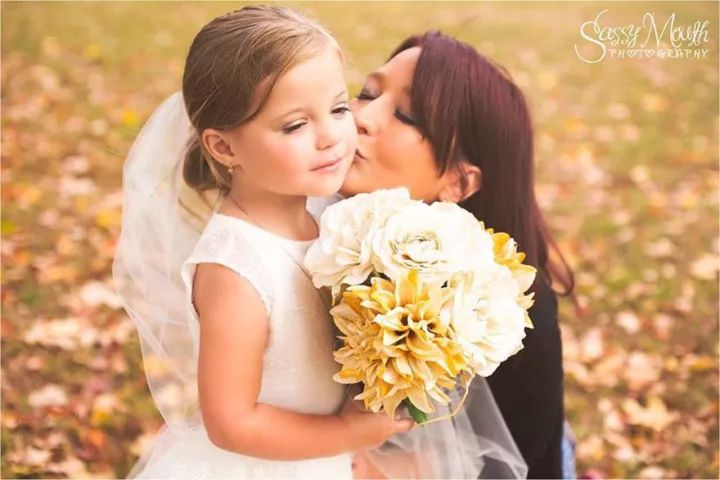 5岁的她嫁给了爱情，这对小天使的婚礼感动所有人！